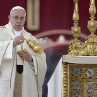 Папа Римский предрек свою смерть и может уйти в отставку