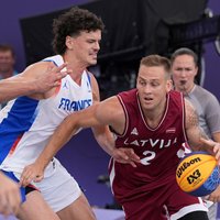 Latvijas 3x3 basketbolisti olimpiskajā pusfinālā tiksies ar sīkstajiem mājiniekiem