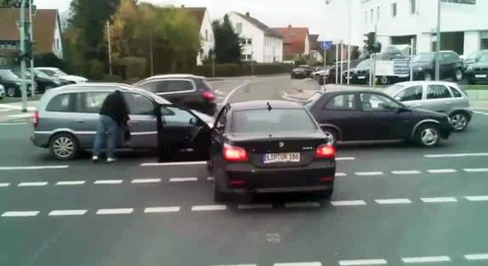 Video: Arī Vācijā pie BMW stūres mēdz sēsties idioti