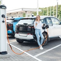 Lielākie autoražotāji iestājas pret strauju masveida elektrifikāciju