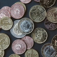 Latvija iztiktu arī bez eiro, uzskata Reizniece-Ozola