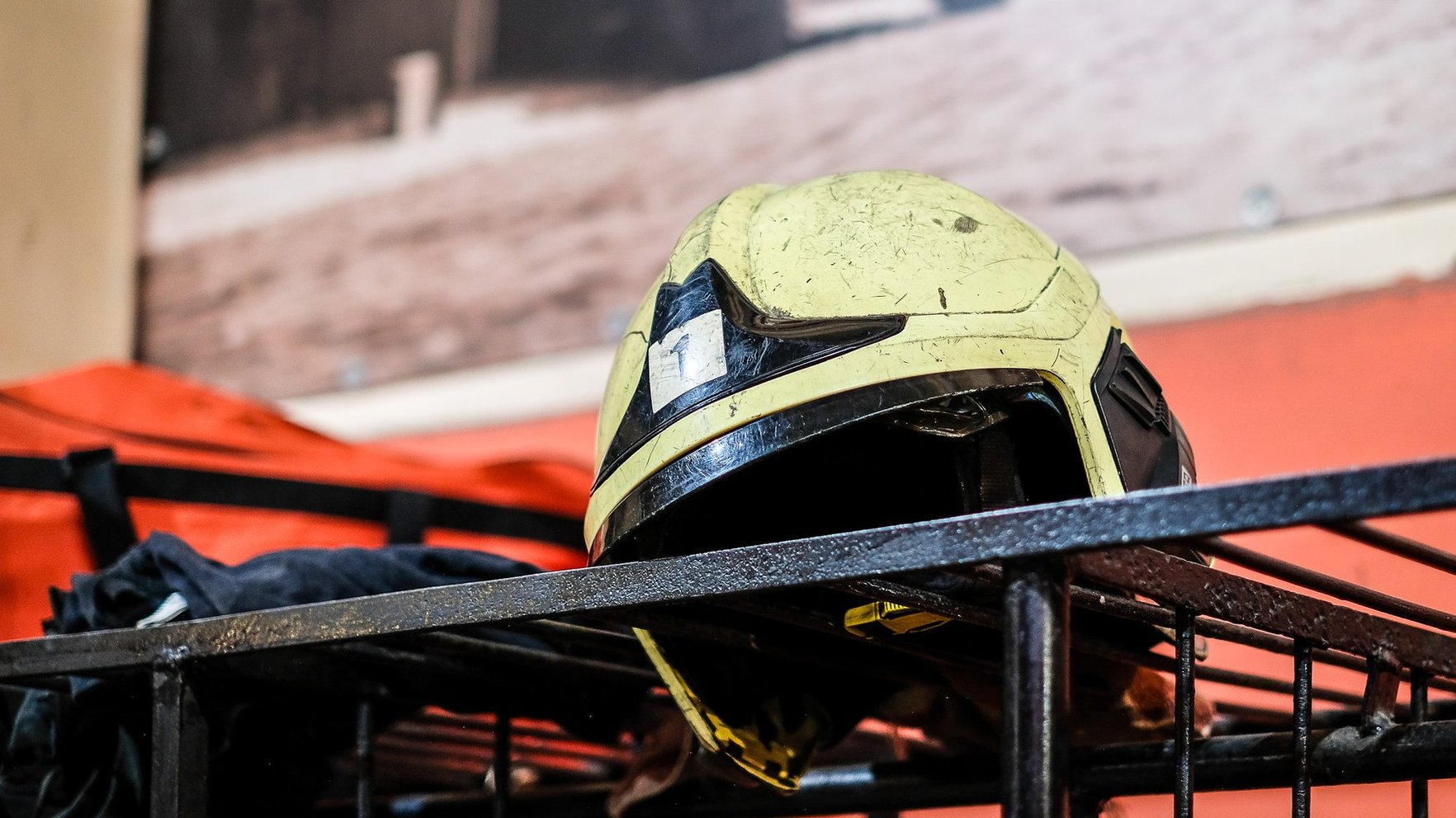 Fire at Riga Port scrap metal warehouse extinguished after 12 hours