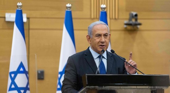 Izraēlas opozīcijas līderis pieprasa Netanjahu atkāpšanos