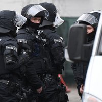 Vācijas policija aizturējusi simtiem migrantu uz robežas ar Poliju
