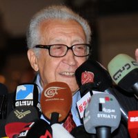 Brahimi aicina īstenot reālas pārmaiņas Sīrijā un izveidot pārejas laika valdību