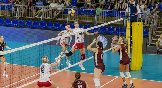 Latvijas volejbolistes Sudraba līgas turnīra ceturtajā mačā Rīgā piekāpjas Austrijai