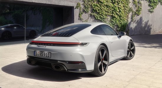 Jaunais "Porsche 911 Carrera S" ieguvis jaudu kā iepriekšējam "GTS"