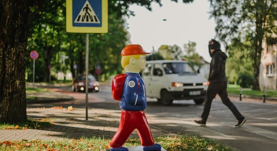 Sākas mācības – autovadītājus aicina būt uzmanīgiem skolu tuvumā