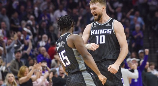 Sensacionālā 'Kings' vēlreiz uzvar čempioni 'Warriors', Sabonim 24 punkti