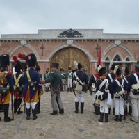 Daugavpils cietoksnī vērienīgā pasākumā atkal sastapsies Napoleona un Krievijas cara armijas