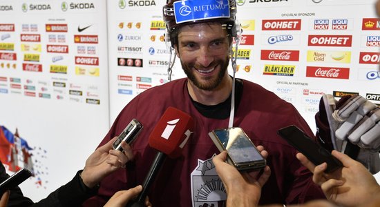 Lauris Dārziņš atzīts par gada labāko hokejistu