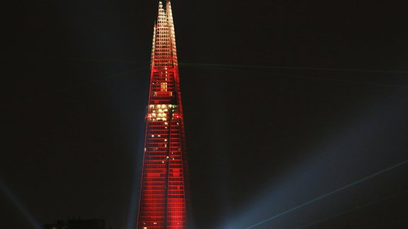 Londonā atklāj Eiropas augstāko debesskrāpi Shard