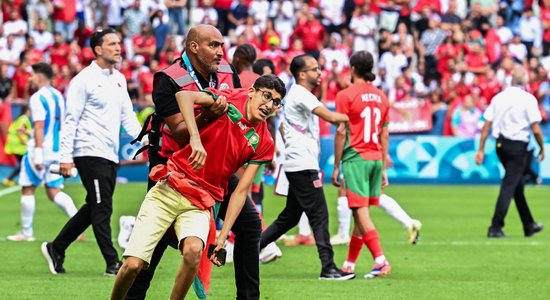 Fanu nekārtības un neieskaitīti vārti 106. minūtē – skandalozi sākas olimpiskais futbola turnīrs