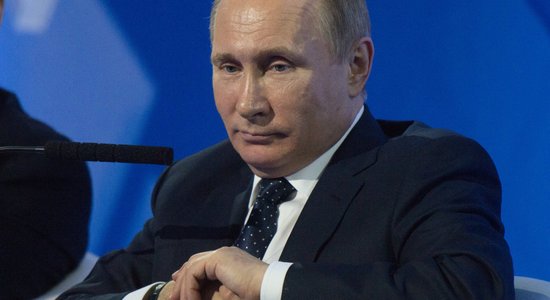 Путин отправил в отставку главу МЭР Улюкаева, который взят под домашний арест