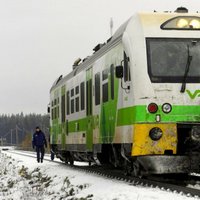 Foto: Somijā vilciena un militārā transportlīdzekļa avārijā četri bojāgājušie