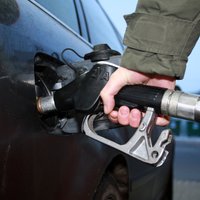 Benzīna un dīzeļdegvielas cena Latvijā marta sākumā bijusi zemākā ES