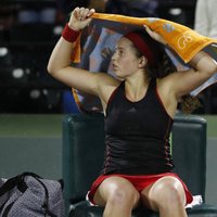 Ostapenko Seulas tenisa turnīrā nepārvar pirmo kārtu