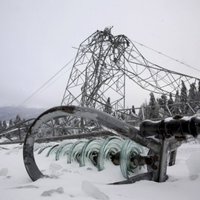 Foto: Sniegputenis bez elektrības atstājis ceturto daļu slovēņu