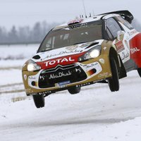 Video: WRC dalībnieki Zviedrijas sniegos, mežos un tramplīnos
