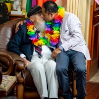 Ветеран Второй мировой сыграл свадьбу с мужчиной в 92 года