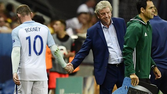 Wayne Rooney and England coach Roy Hodgson 