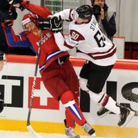 Latvijas hokejisti svētkos pasaules čempionātu sāk ar spēli pret Krieviju