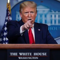 Трамп прервал брифинг в Белом доме после перепалки с журналисткой