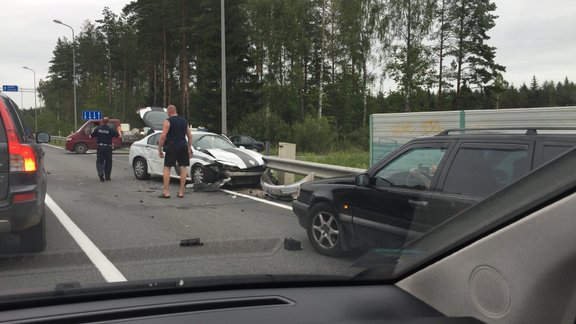 Policijas automašīnas avārija uz Tallinas šosejas - 1