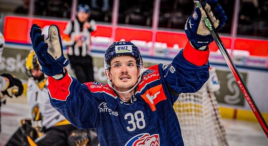 Balcers ar rezultatīvu sniegumu triumfē IIHF Čempionu līgā