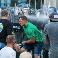 Во время беспорядков у парламента Литвы задержаны 26 подозреваемых; три стража порядка — в больнице