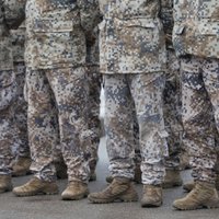 Возле военной базы в Адажи остановили машину с пьяными военнослужащими