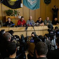 Ukrainā atbrīvoti nolaupītie EDSO novērotāji