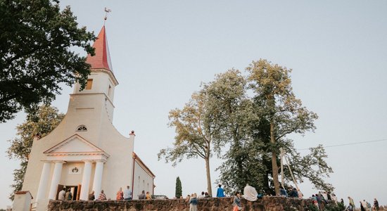 Kādi pasākumi norisināsies dievnamos visā Latvijā, atzīmējot 'Baznīcu nakti'