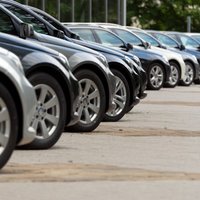 Jaunu automašīnu pārdošanas apmēri varētu saglabāties esošajā līmenī, prognozē tirgotājs