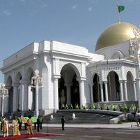 Turkmenistānas galvaspilsēta atzīta par 'baltā marmora' pilsētu