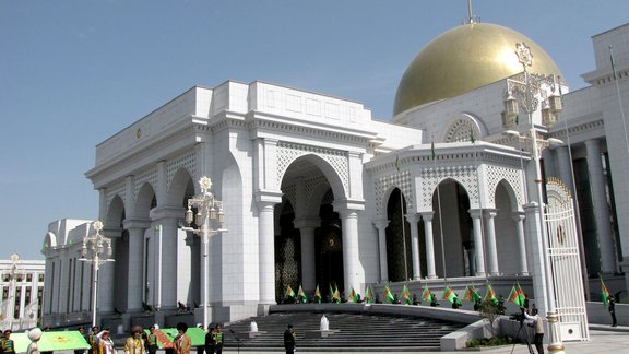 Turkmenistāna - 2