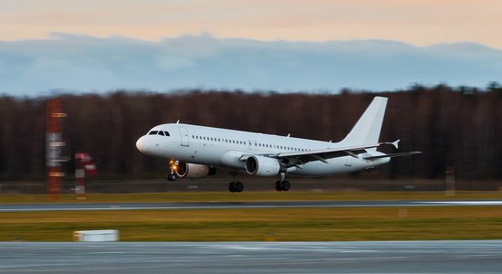 "airBaltic" lidojumā uz Romu piedzīvo ķibeli ar skābekļa padevi – pasažieri atkal pikti