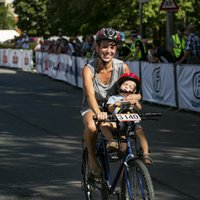 Foto: Latvijas velosvētkos Olainē noskaidroti labākie šosejas un MTB riteņbraucēji