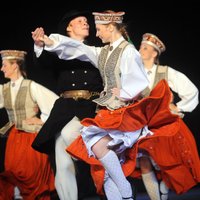 Inta Balode: Skatuviskā tautas deja – kolektīvisma atliekas un latviskais gars