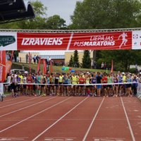 'Liepājas pusmaratonā' triumfē Kažemāka un Višķers