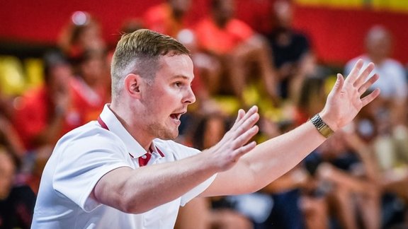 Latvijas sieviešu basketbola izlase jaunā galvenā trenera debijā izcīna uzvaru