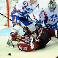 Кандидаты в сборную Латвии по хоккею уступили клубу КХЛ