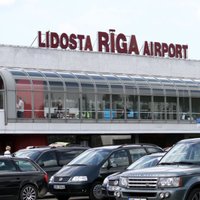 ФОТО: из-за тумана аэропорт "Рига" не принимает самолеты