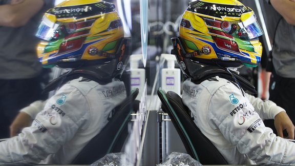 Hamiltons, Mercedes