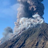 ФОТО, ВИДЕО: в Италии проснулся вулкан на острове, где отдыхают богатые туристы, есть жертвы