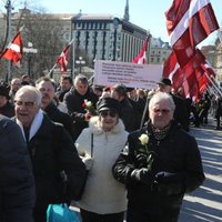 Берзиньш призывает не мешать старикам вспомнить павших 16 марта
