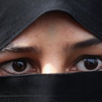 Суд в Германии запретил учительнице приходить в школу в хиджабе
