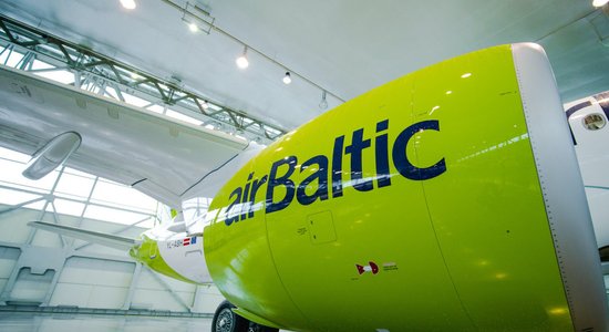 Ardievu 'Carpatair' lidmašīnām: 'airBaltic' sniegs pakalpojumus, izmantojot tikai savus 'Airbus A220-300'
