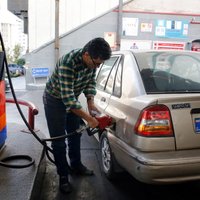 Degvielas cenu paaugstināšana Irānā izraisa haotiskus protestus