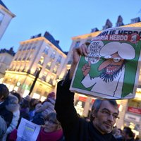 Karikatūristi visā pasaulē sēro par Parīzes slaktiņā bojāgājušajiem